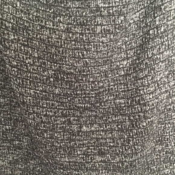 Hollister California Ladies Crop Pullover Top Black/ Gray Size L - Picture 3 of 6